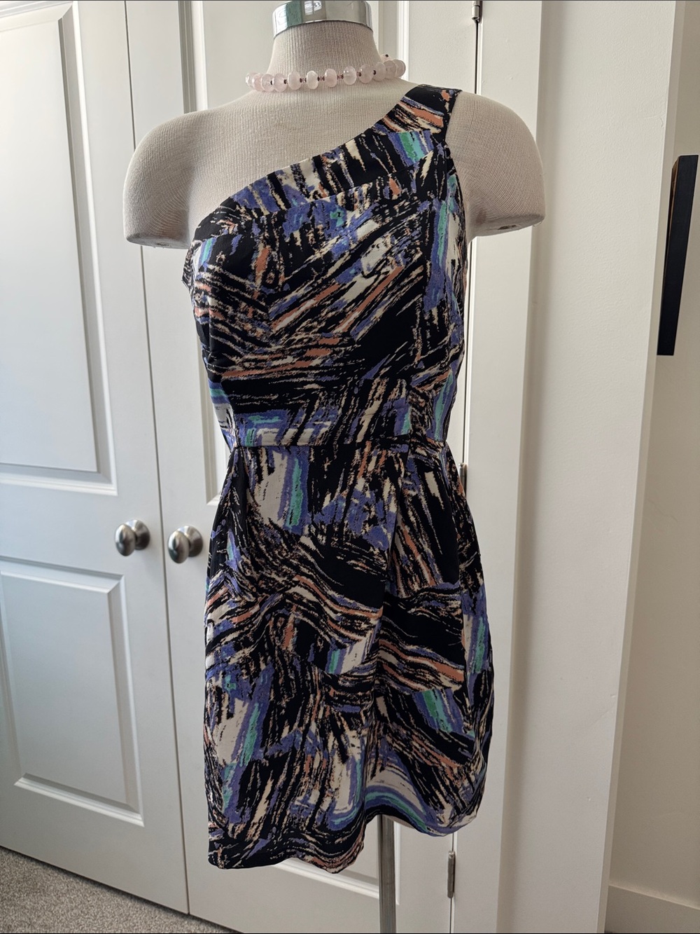 Myne One-Shoulder Abstract Print Dress in Black and Blue